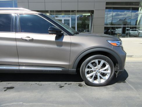 Used 2021 Ford Explorer Platinum w/ Equipment Group 601A AWD/4WD image 13