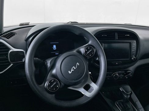 Used 2023 Kia Soul LX w/ Option Group 015 FWD image 18