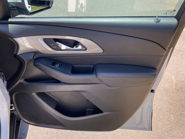 Used 2023 Chevrolet Traverse LT FWD image 35