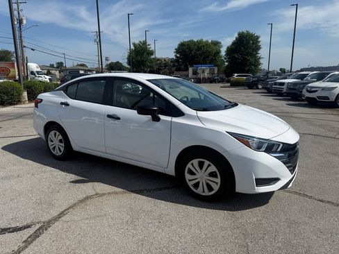 Used 2023 Nissan Versa S FWD image 7