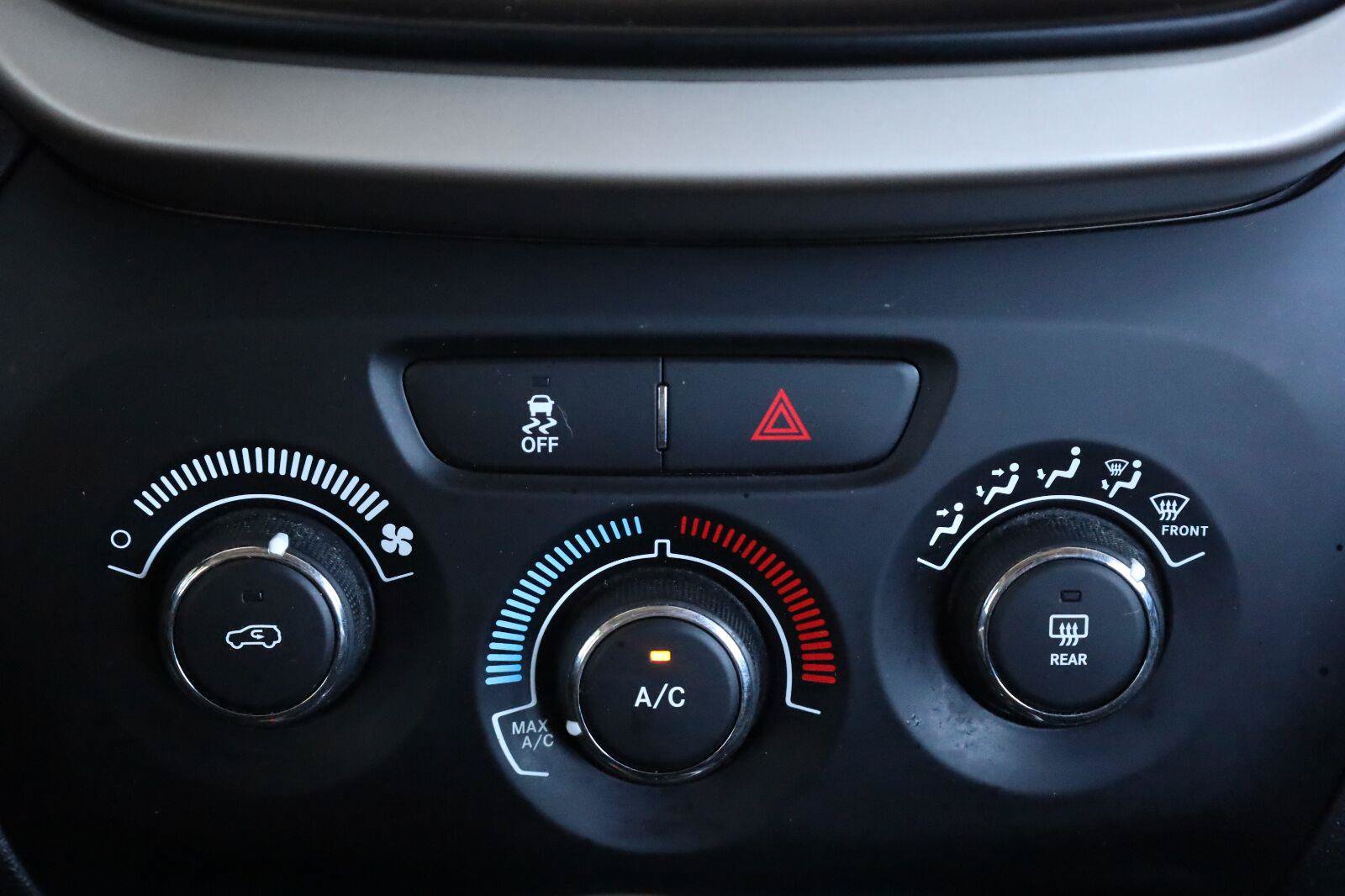 Used 2014 Jeep Cherokee Sport FWD image 37