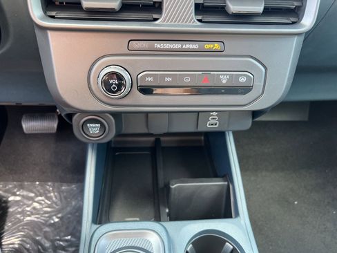 New 2025 Ford Maverick XLT w/ XLT Luxury Package image 21