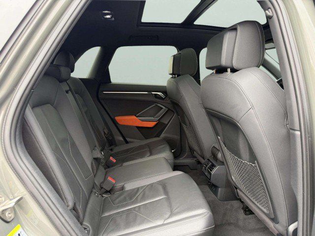 Used 2019 Audi Q3 2.0T Premium Plus w/ Premium Plus Package AWD/4WD image 25