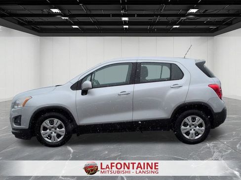 Used 2015 Chevrolet Trax LS image 2