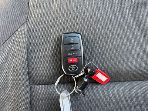 Used 2025 Toyota Camry LE image 18