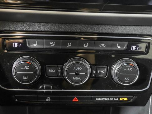 Used 2023 Volkswagen Atlas SE AWD/4WD image 30
