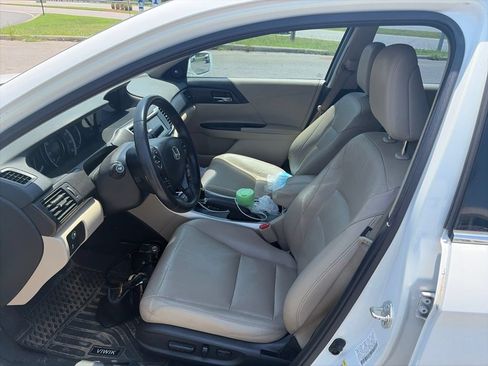Used 2015 Honda Accord Touring image 17