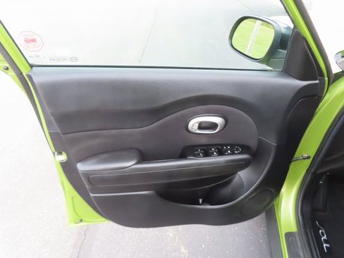 Used 2014 Kia Soul + image 18