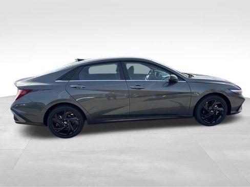 New 2026 Hyundai Elantra SEL Sport Premium FWD image 6