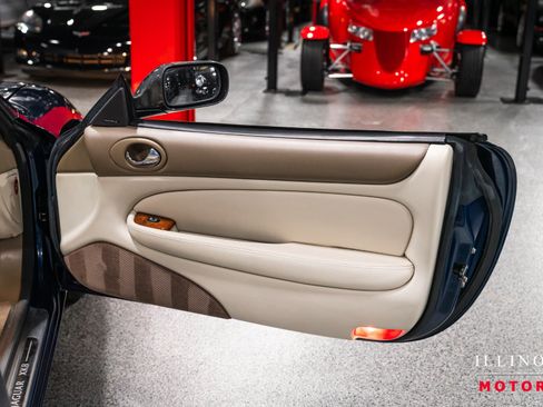 Used 2002 Jaguar XK8 Convertible RWD image 25