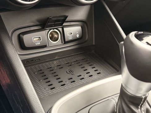New 2026 Hyundai Venue SEL FWD image 23