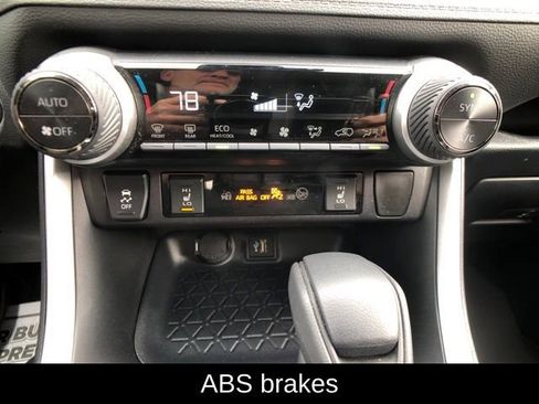 Used 2025 Toyota RAV4 XLE image 18