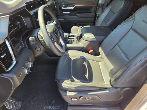Used 2024 GMC Sierra 1500 Denali w/ Technology Package AWD/4WD image 10