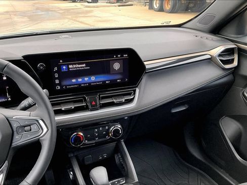 Used 2024 Chevrolet TrailBlazer ACTIV w/ Driver Confidence Package AWD/4WD image 6