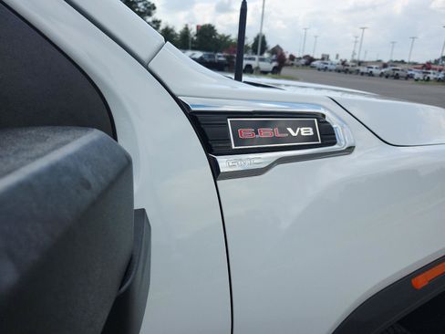 Used 2022 GMC Sierra 2500 Pro w/ Convenience Package AWD/4WD image 10