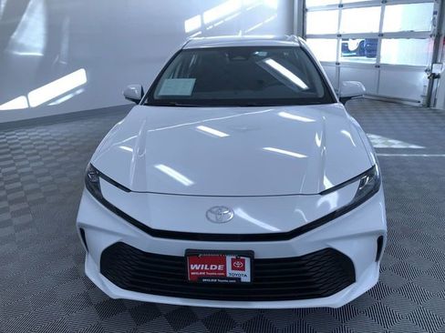Used 2025 Toyota Camry LE image 15