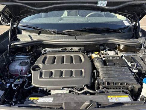 Used 2026 Volkswagen Tiguan SE FWD image 22