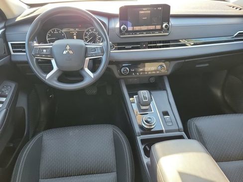 Used 2022 Mitsubishi Outlander ES AWD/4WD image 11