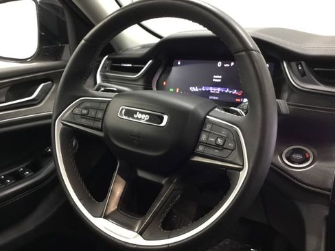 Used 2023 Jeep Grand Cherokee Limited AWD/4WD image 41