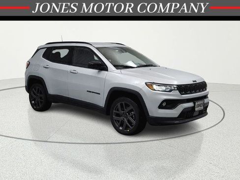 New 2026 Jeep Compass Latitude image 1