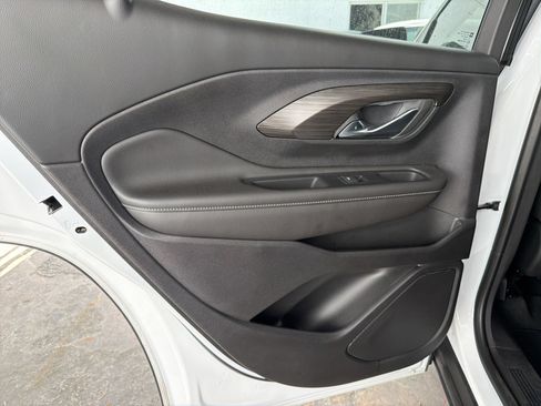 Used 2023 GMC Terrain SLE w/ Driver Convenience Package FWD image 22