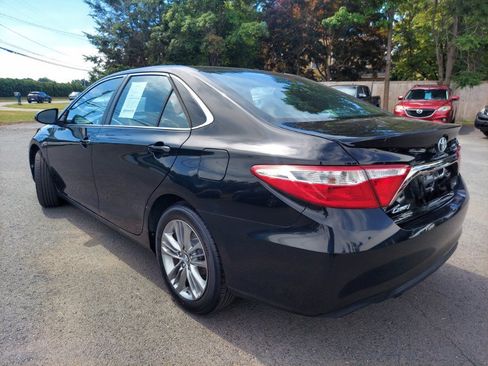 Used 2017 Toyota Camry SE FWD image 6