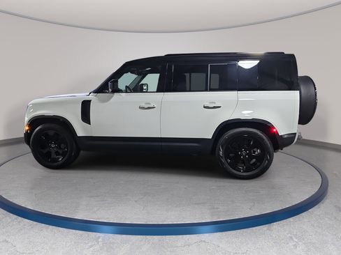 Used 2025 Land Rover Defender 110 S AWD/4WD image 8