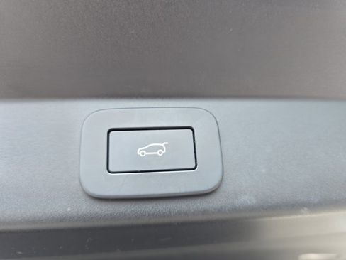 Used 2024 Land Rover Range Rover Sport Dynamic SE image 13