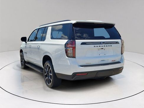 Used 2024 Chevrolet Suburban RST w/ Luxury Package RWD image 4