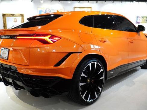 Used 2024 Lamborghini Urus S AWD/4WD image 7