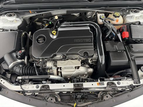 Used 2022 Chevrolet Malibu LT FWD image 11