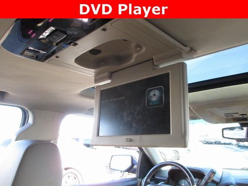 Used 2018 Chevrolet Suburban Premier image 15