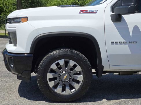 Certified 2024 Chevrolet Silverado 2500 Custom w/ Custom Convenience Package AWD/4WD image 8