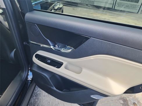 New 2026 Lincoln Corsair Premiere image 24