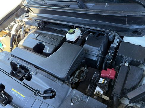 Used 2017 Nissan Pathfinder Platinum w/ Cargo Package image 13