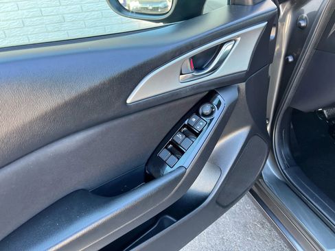 Used 2018 MAZDA MAZDA3 Sport image 16