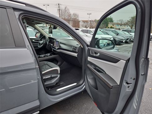 New 2026 Volkswagen Atlas Peak Edition image 26