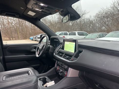 Certified 2024 GMC Yukon XL SLT w/ SLT Luxury Package image 15