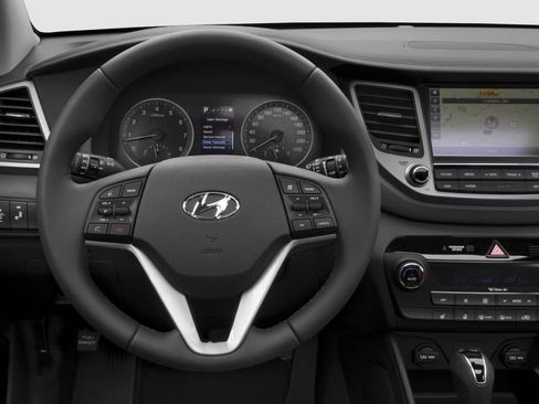 Used 2016 Hyundai Tucson SE w/ Option Group 02 FWD image 4