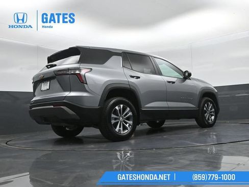 Used 2025 Chevrolet Equinox LT AWD/4WD image 37
