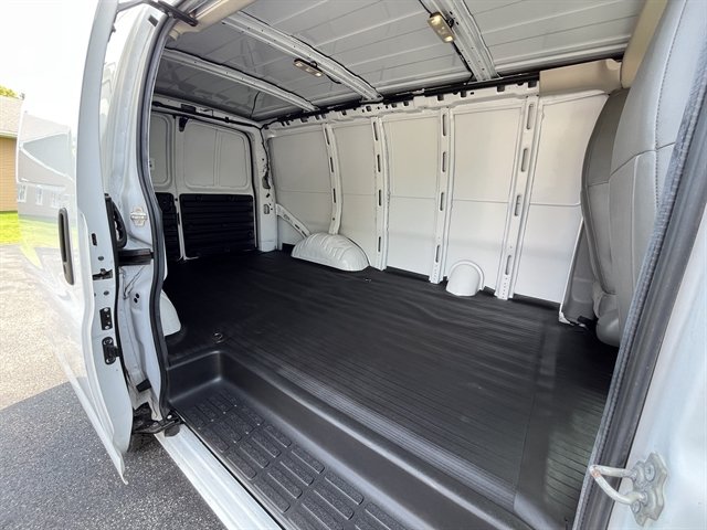 Used 2023 GMC Savana 2500 RWD image 30