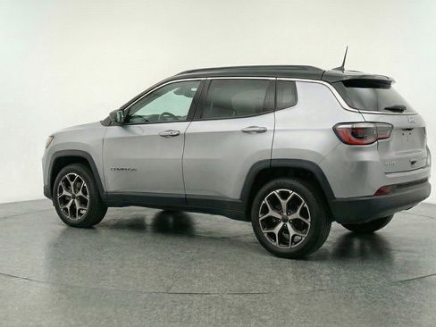 Used 2025 Jeep Compass Limited image 6