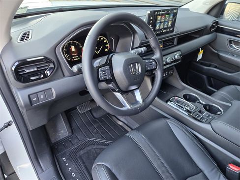 New 2025 Honda Pilot Touring image 18