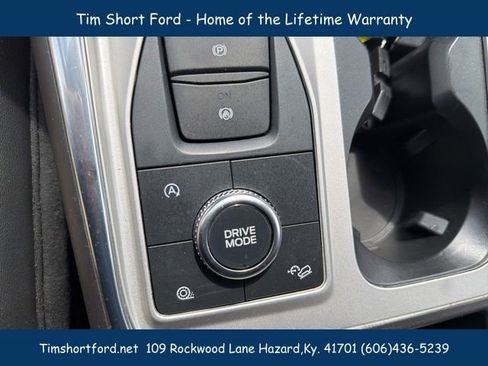 Used 2024 Ford Explorer XLT w/ Equipment Group 202A AWD/4WD image 18