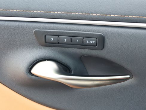 Used 2025 Lexus ES 350 w/ Premium Package FWD image 13