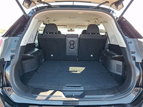 Used 2016 Nissan Rogue SV w/ SV Premium Package image 29