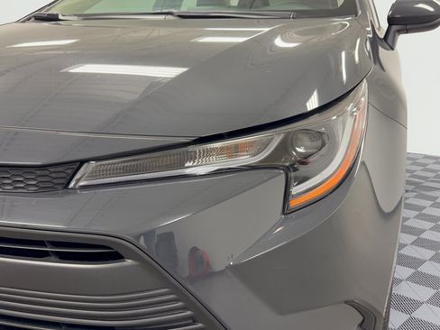Used 2025 Toyota Corolla LE FWD image 12