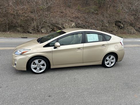 Used 2011 Toyota Prius Four image 3