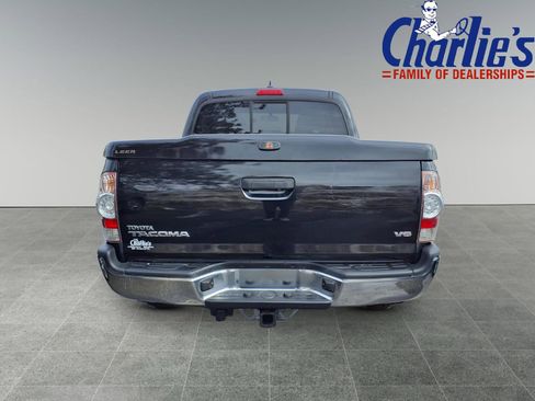 Used 2014 Toyota Tacoma 4x4 Double Cab w/ Limited Package image 4