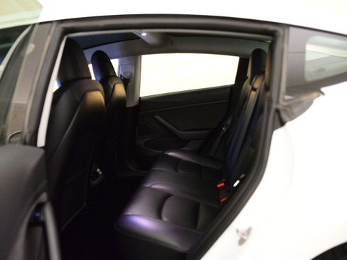 Used 2020 Tesla Model 3 Long Range image 11